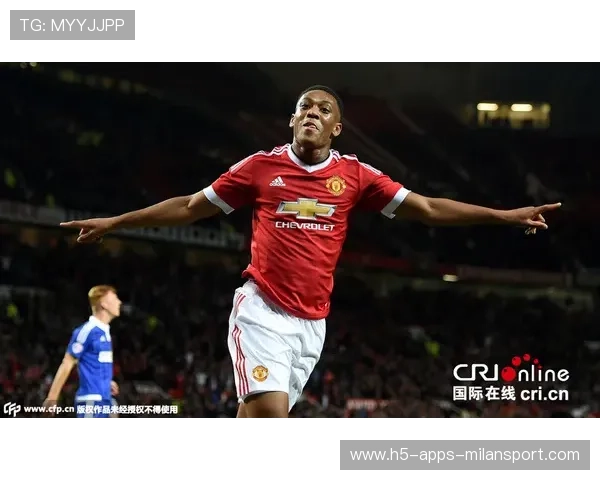 费尔明精准长传助攻 拉什福德精彩过人爆射破门展现完美配合 费尔明精准长传助攻 拉什福德精彩过人爆射破门展现完美配合