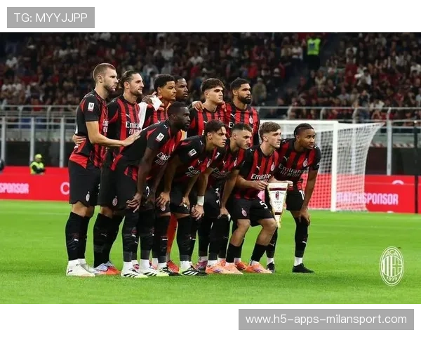 米兰祭出352新阵莱奥恩昆库双星领衔锋线强势对决罗马 米兰祭出352新阵莱奥恩昆库双星领衔锋线强势对决罗马