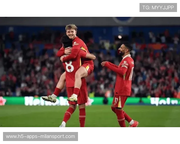 利物浦替补奇兵建功，红军稳居前四，利物浦是红军还是蓝军