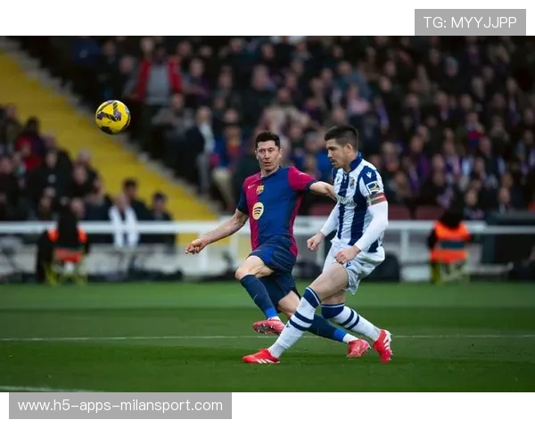 西甲巴萨角球轮换策略奏效,门前高点成利器