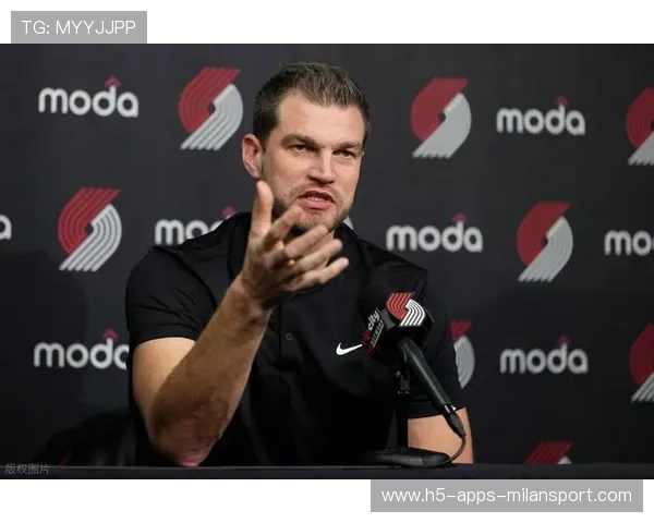 主教练战术轮换引争议，球迷意见分裂，主教练转会