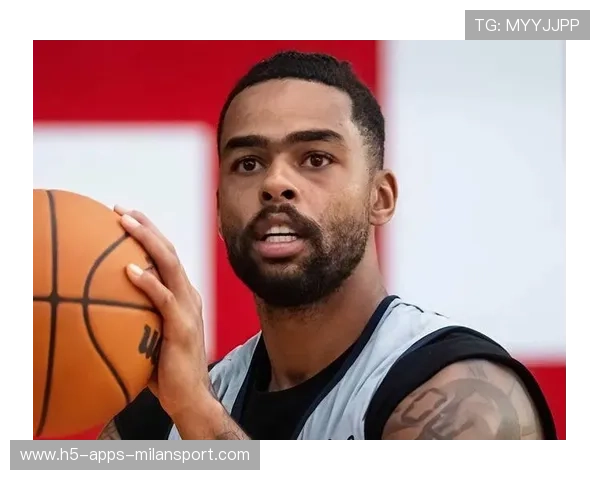 拉塞尔后撤步依旧干净利落