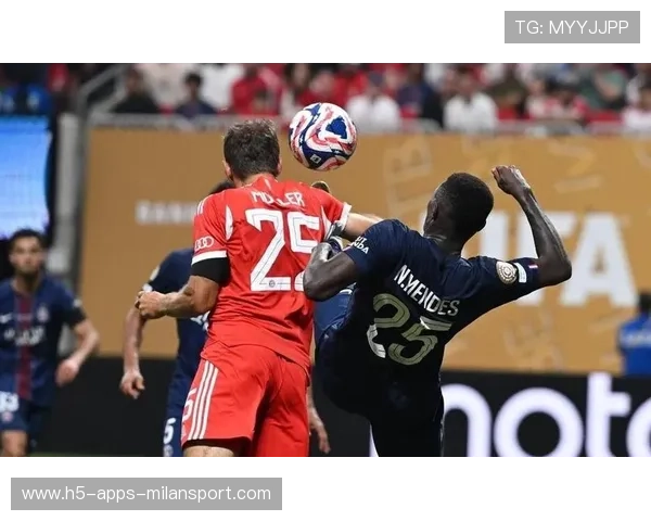 拜仁门将超级黄油手，赛后直接道歉