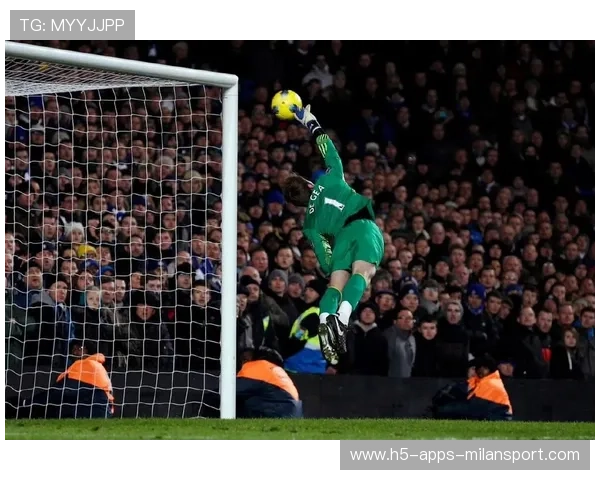 曼联奥纳纳扑救幅度大，极具观赏性