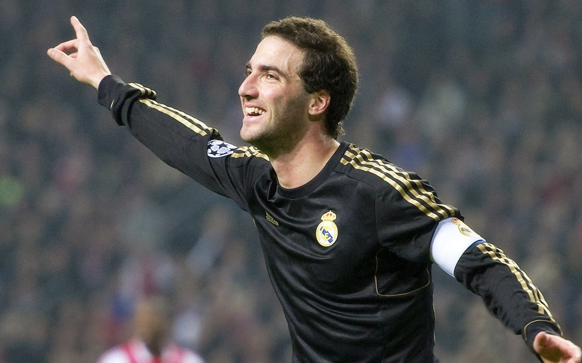 “东安湖体育公园：铁人三项运动员展现决不妥协的毅力”